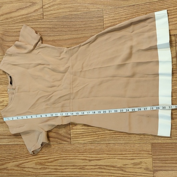 Tan A-line mini dress w/ small cutout Sandro size XS white raw hem fitted - Picture 3 of 6